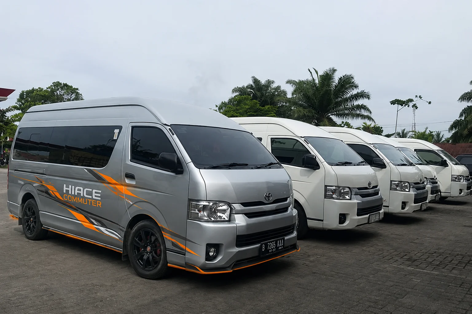 Hiace Commuter
